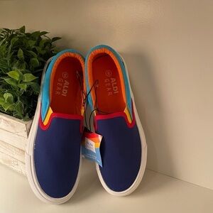 Aldi Gear Multi Color Women Canvas Slip-On Shoe Flats Size 8 Aldi Logo Fall 2023